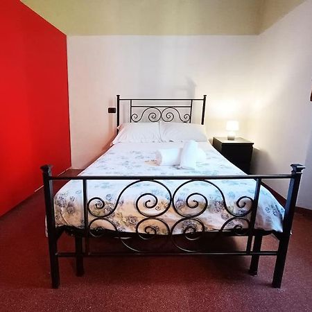Just Outside The Wall: Free A/C, Bikes And Wifi Lucca Esterno foto